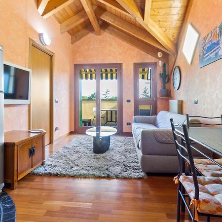 Lovely Orange House Viggiu ภายนอก รูปภาพ