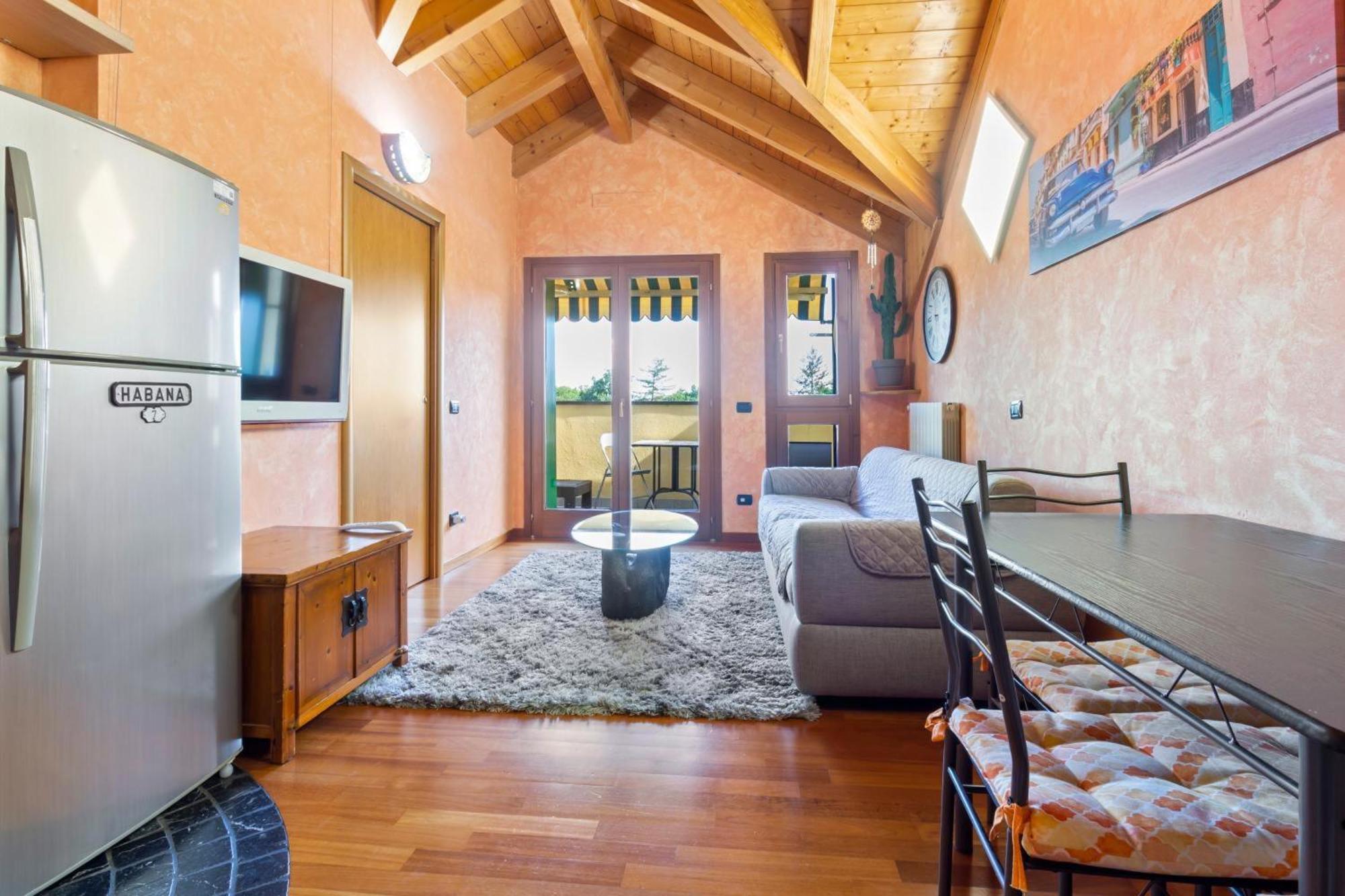 Lovely Orange House Viggiu ภายนอก รูปภาพ